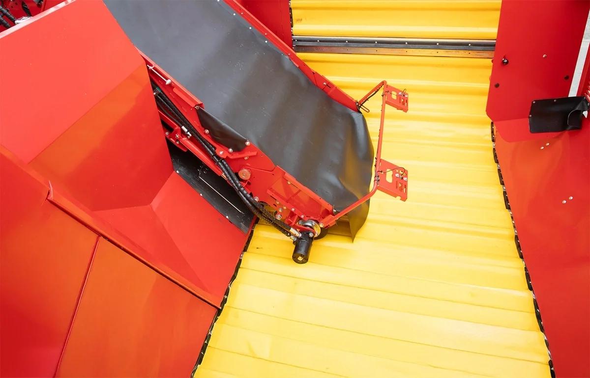 Bunker filling elevator 